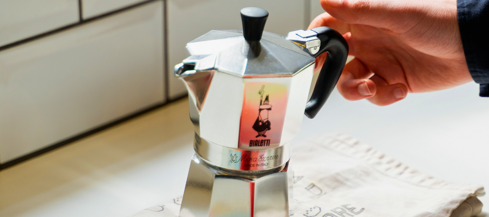 https://www.padrecoffee.com.au/cdn/shop/files/padre-coffee-bialetti-machines1_1600x.png?v=1694095043